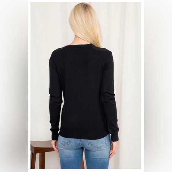 V-neck black long sleeve top - Picture 3 of 6